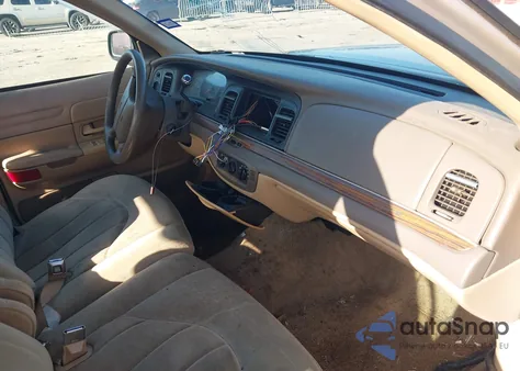 1997 Ford Crown Victoria z USA, uszkodzony, nr VIN 2FALP73W2VX166388